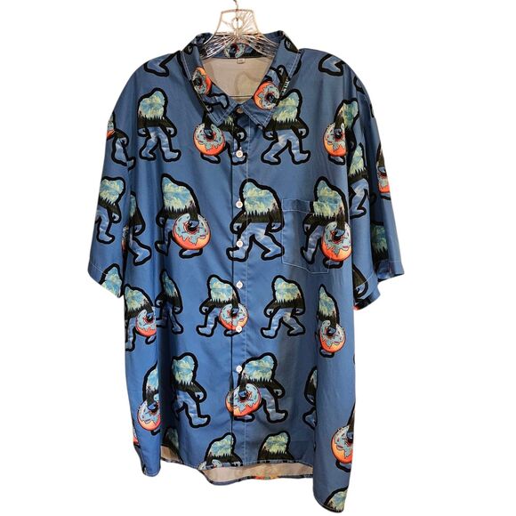 Unbranded Other - Bigfoot Sasquatch Carrying A Donut Button Up Mens 2XL Shirt  Funny Print